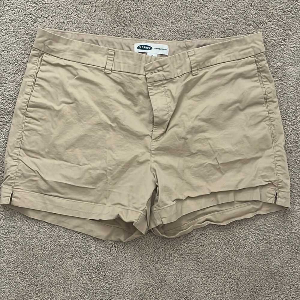Old Navy Khaki Everyday Short size 16